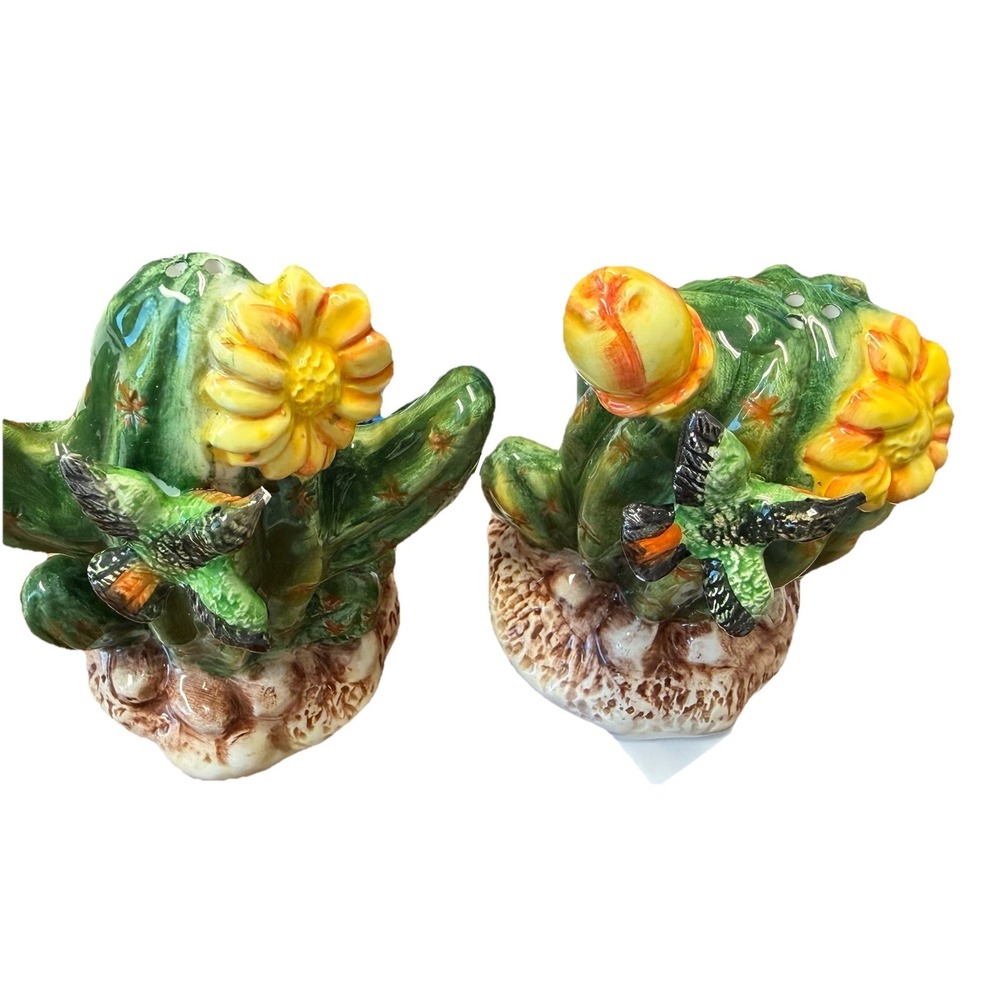 Vintage Cactus Salt & Pepper Shakers Set Hummingbird Southwest Desert